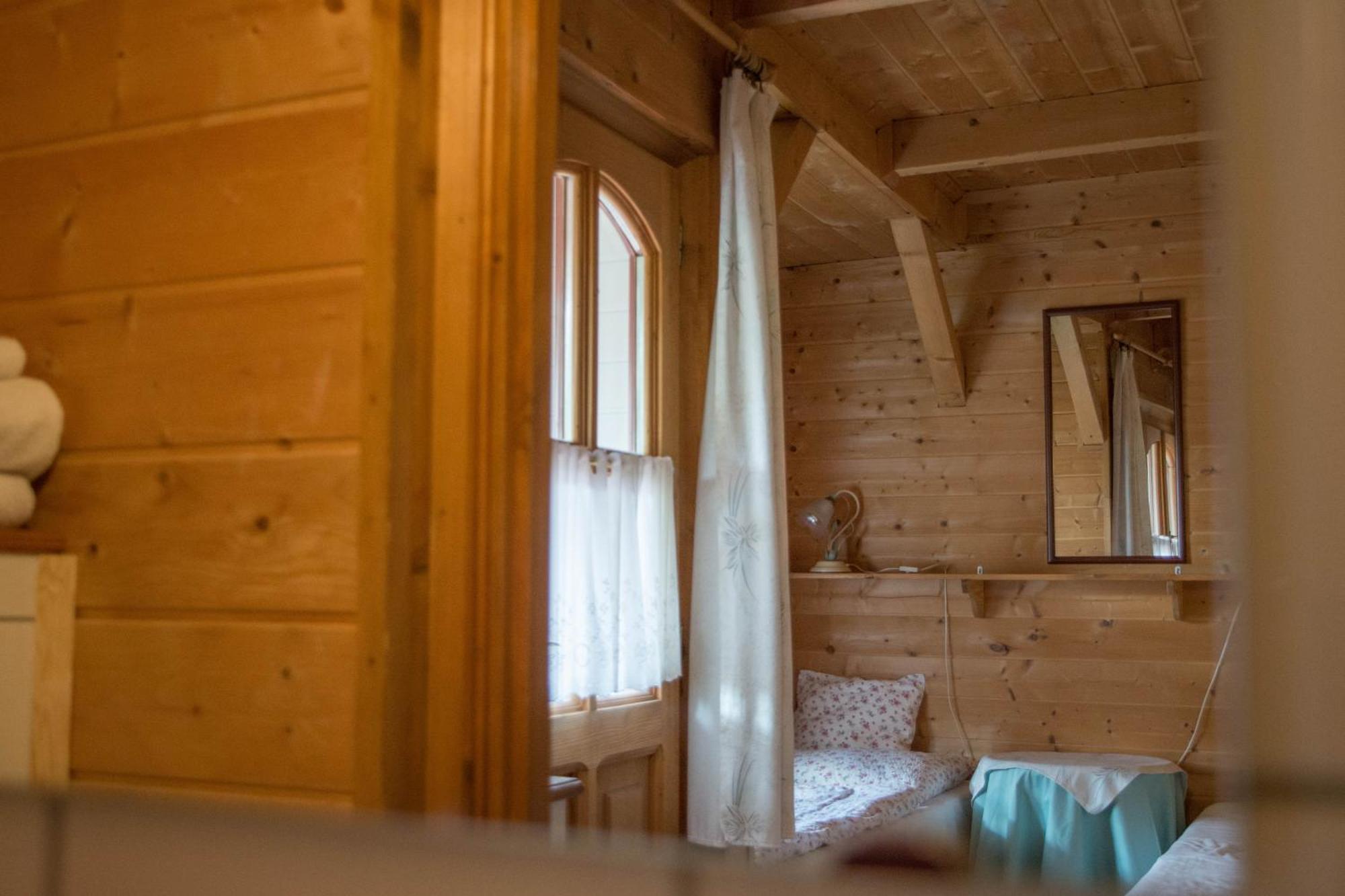 Garten Vendégház Eger Habitación foto